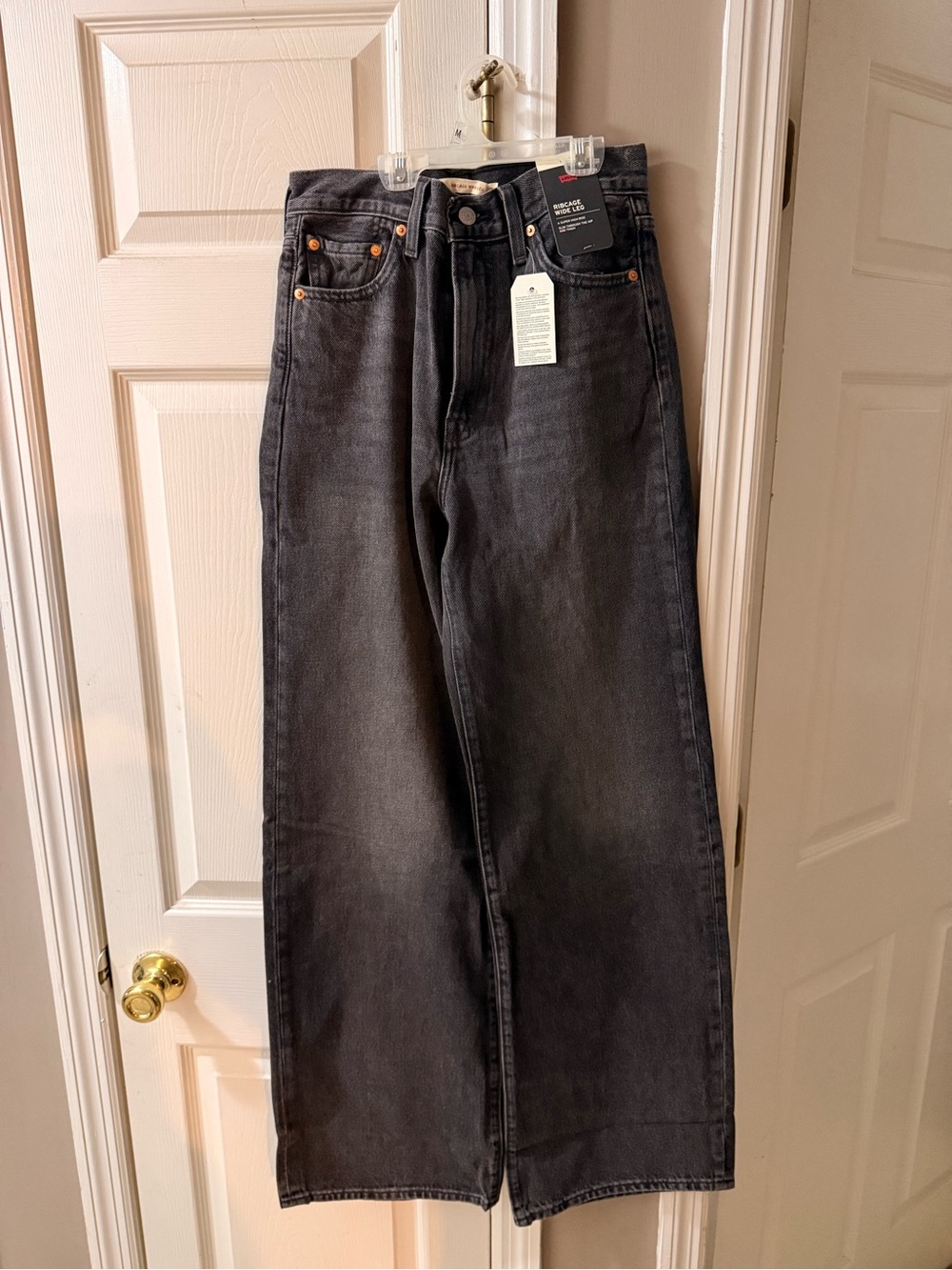 Levi's Black Wash Ribcage High Rise Wide-Leg Jeans - Picture 5 of 7